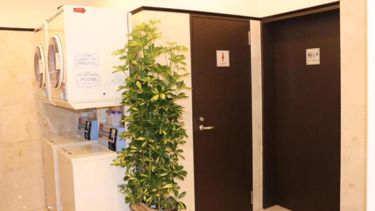 Toyoko Sannomiya Eki Shiyakusho Mae 3*
